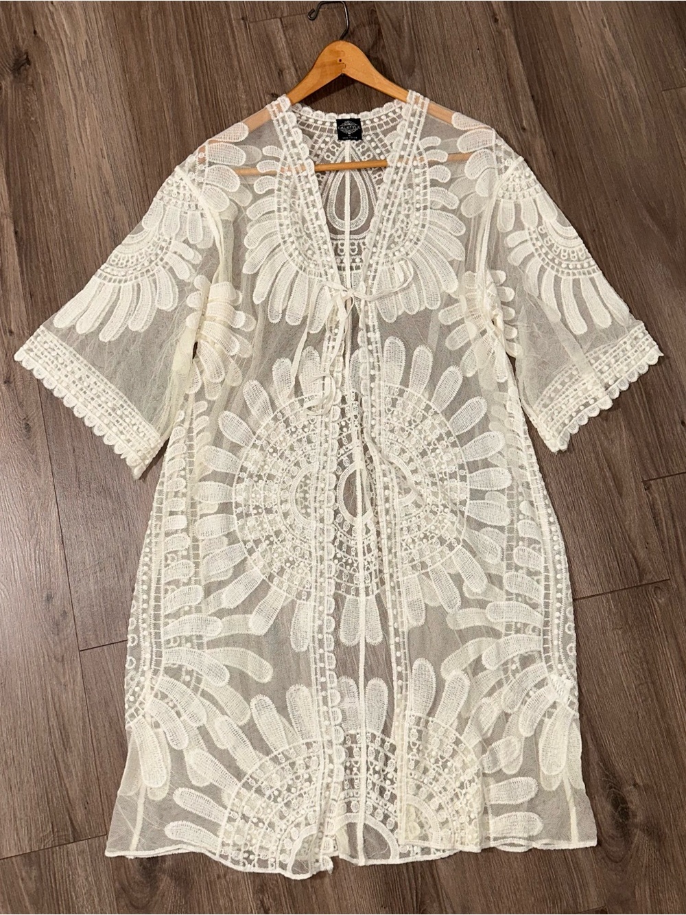 CalStyle Coverup Women’s Cream Lace Crochet Beach Size Medium Beach NWOT